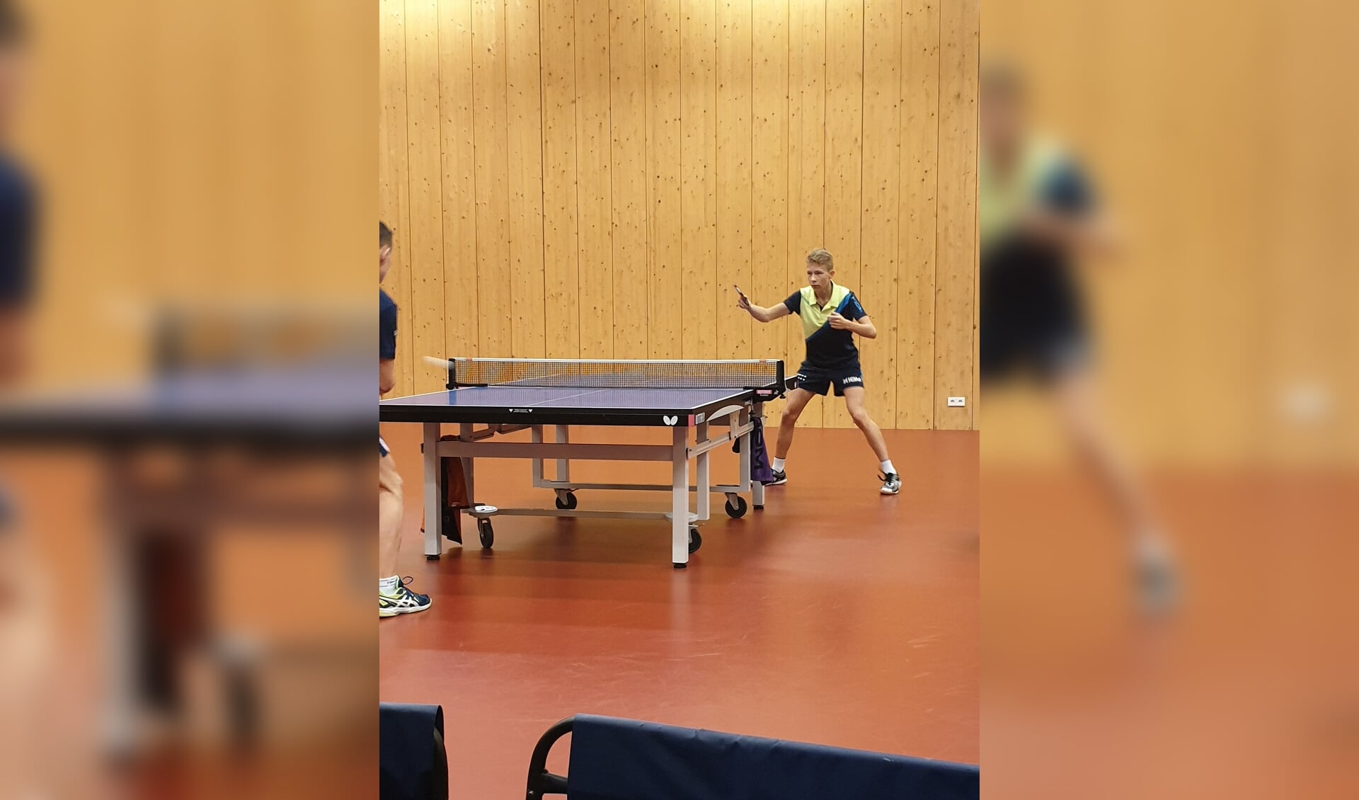 Jeugdige topspeler Yljan Nicolai van TTV-Dokkum in actie.