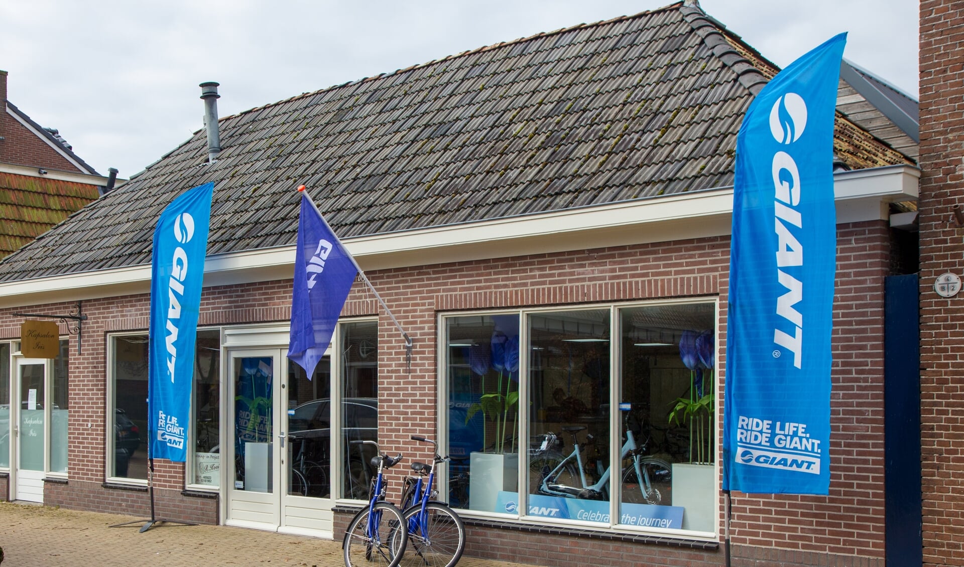 De nieuwe winkel van Giant Store Burgum op Lageweg 30 in Burgum.