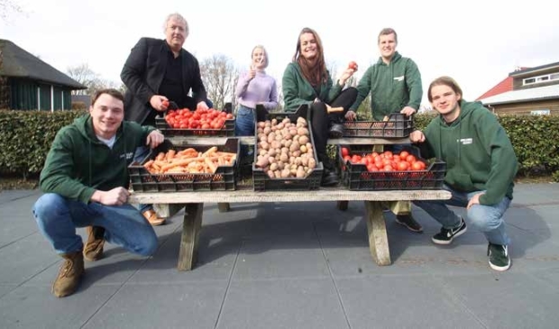 <p>Foto van het onderzoeksteam (v.l.n.r.): Ties Wertheim Salomonson, Theo Jansma, Shania Lanen, Simone Roorda, Jeroen Ros en Simon Goossen.</p>