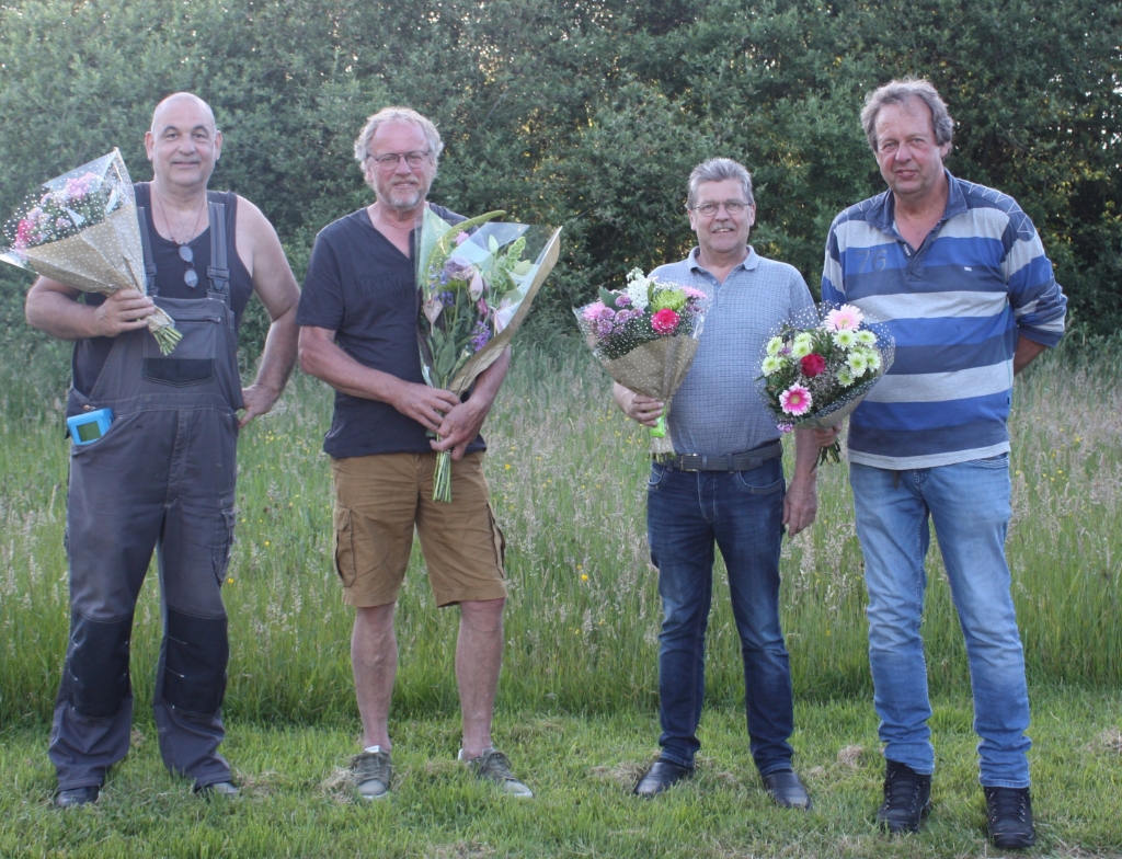 <p><strong>Kampioenen van de marathonvlucht St. Vincent: Erik Bos, Simon Kuipers, Gerrit de Graaf en Auke Heidstra.</strong></p>
