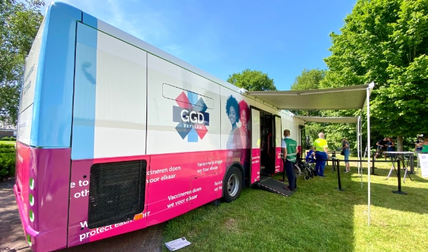 <p>De vaccinatiebus van GGD Fryslân staat woensdag 29 juli in De Westereen.</p>