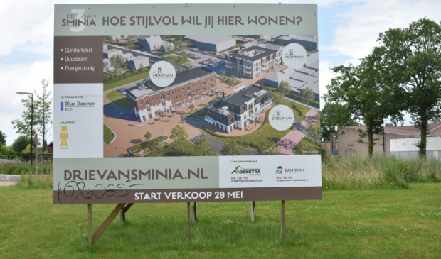 Het Van Sminiaplein in Burgum, en hoe het er in de toekomst uit moet zien.
