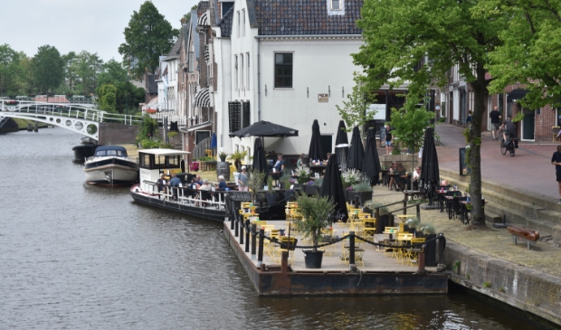 <p>Met extra (drijvende) terrassen zou Dokkum een &#39;trekker&#39; moeten zijn voor toeristen.</p> 