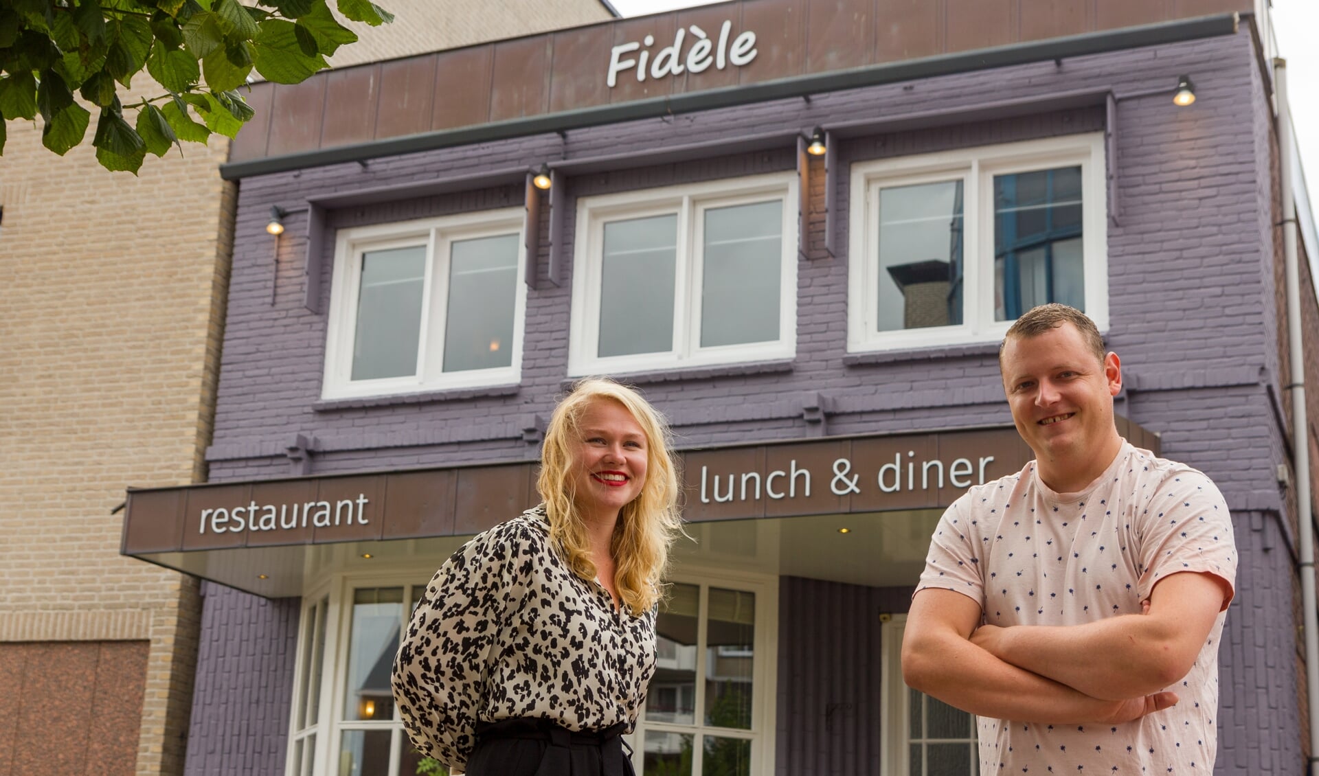 Maître en sommelier Caroline de Vries en ondernemer en chef-kok Gerry Trouw voor Restaurant Fidèle.