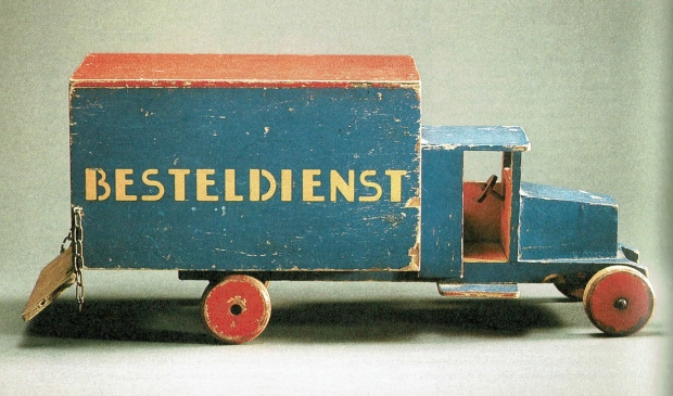 <p>Een speelgoedauto uit de collectie van Verduijn.</p> 