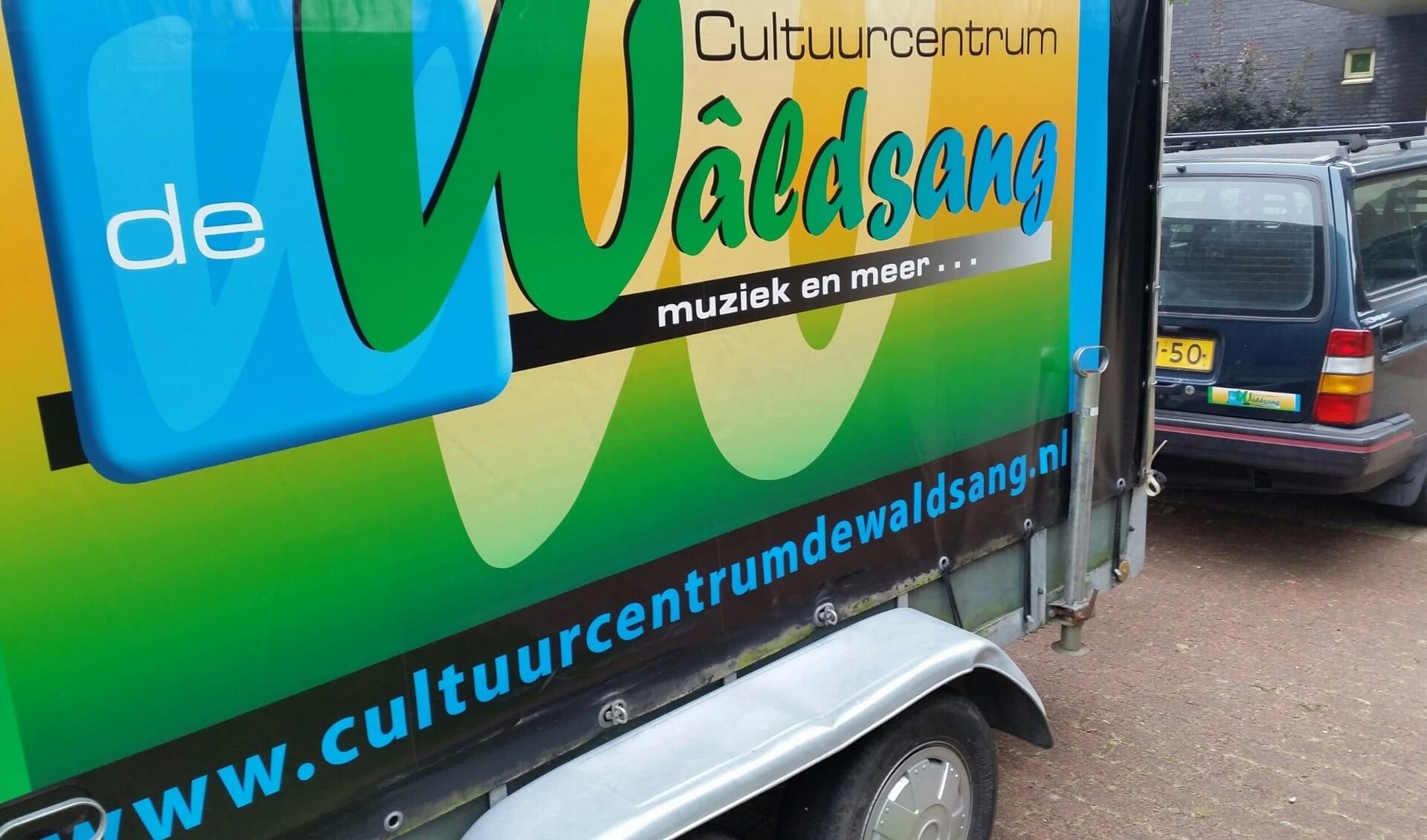 Een aanhanger van Cultuurcentrum de Wâldsang.