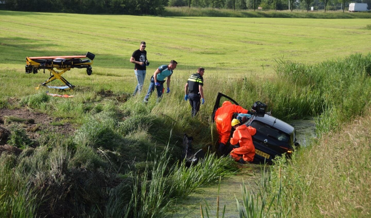 ongeluk, auto, sloot, traumahelikopter, Buitenpost