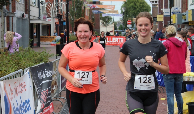 Deelnemers aan de Feanster triathlon.