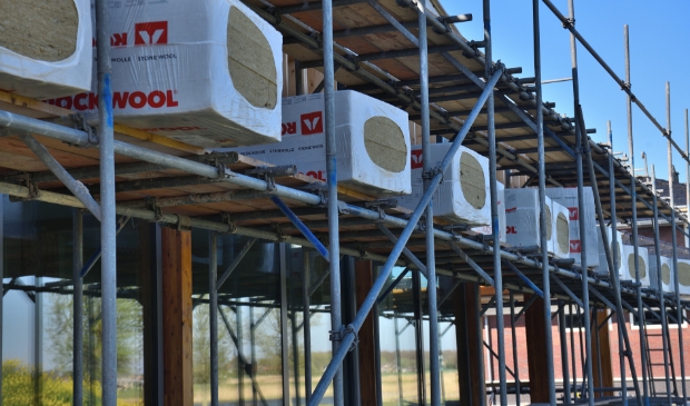 De provincie Fryslân stelt 1,3 miljoen euro beschikbaar voor het bouwen van zelfstandige woningen in bestaande vrijkomende gebouwen.