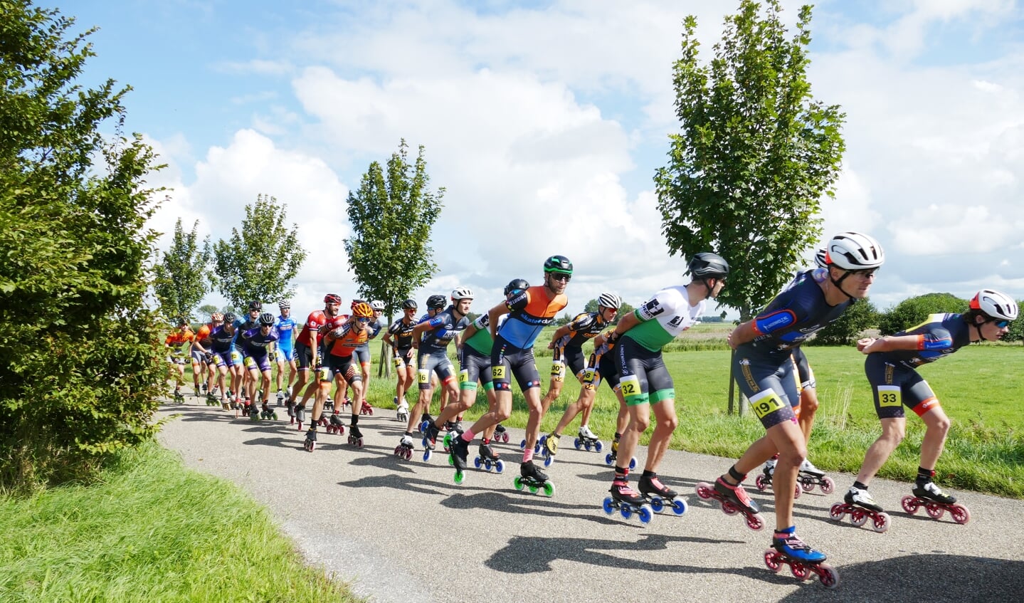 Wedstrijdrijders in actie tijdens de tocht van 2019.