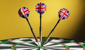 Feanster Open Dartstoernooi met entertainers uit Engeland