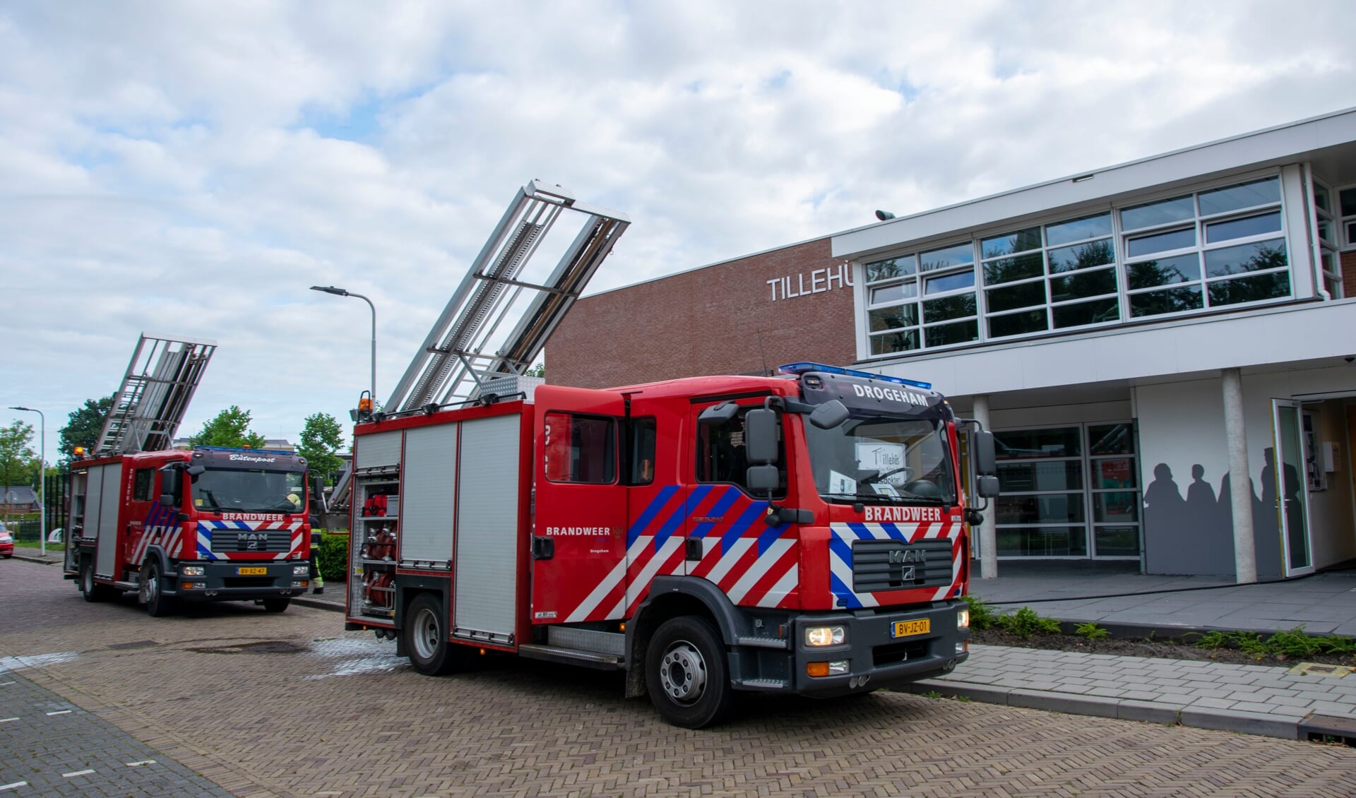 Brandweer in actie bij compressorbrand Tillehûs.
