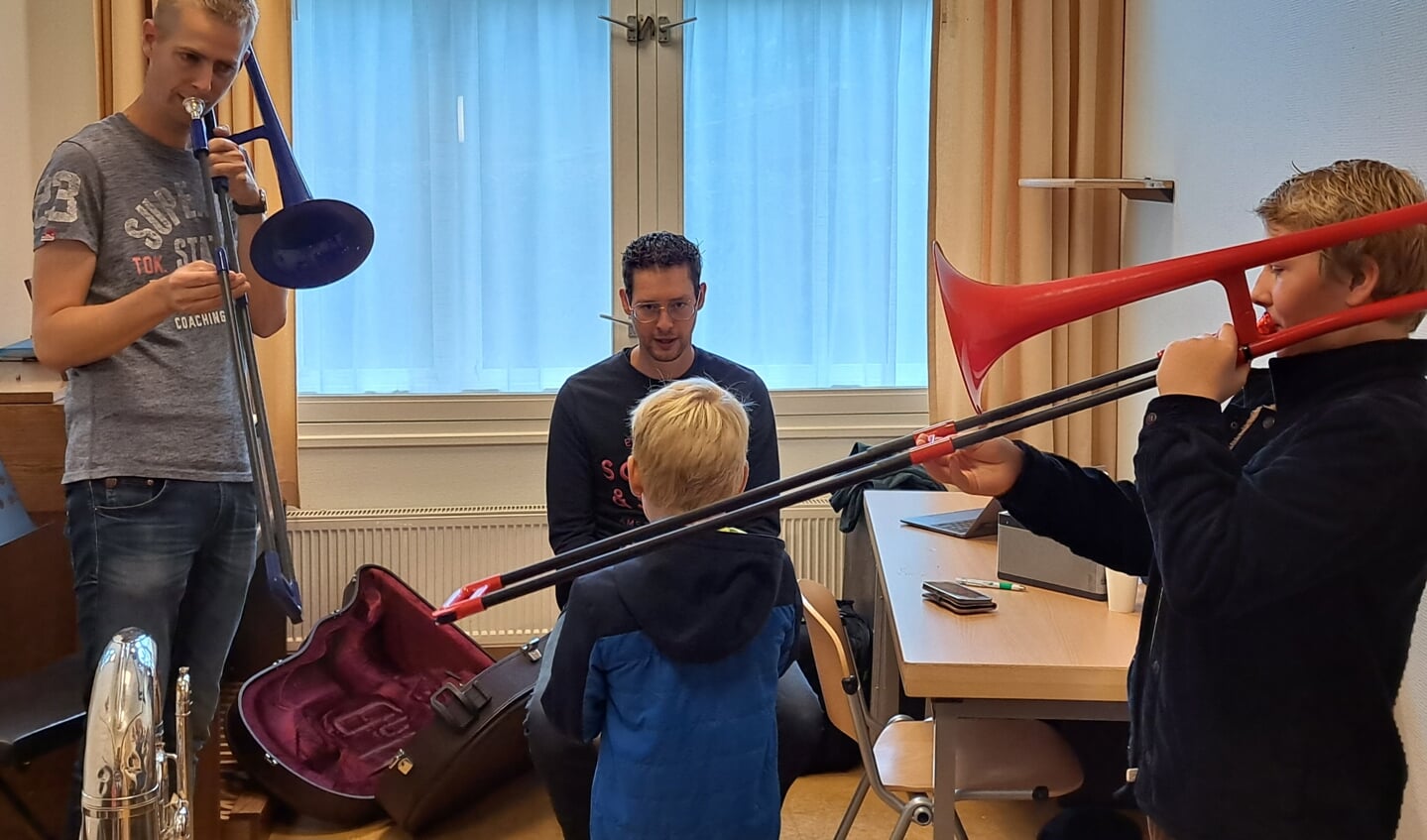 Een ideale gelegenheid voor jong en oud die muziekles overweegt en/of zin heeft in een gratis concert.
