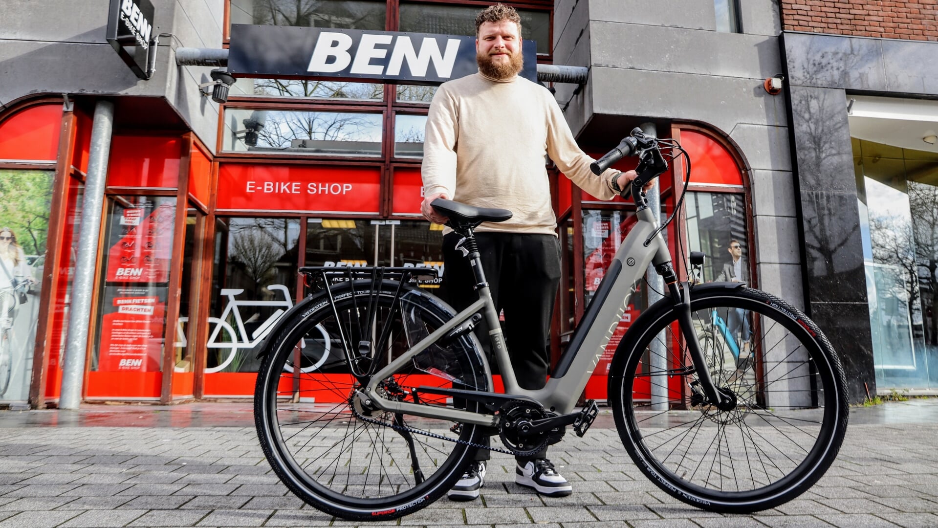 Kom zaterdag 22 april ook langs bij de nieuwe BENN E-bike shop in drachten. Op de foto eigenaar Benn Veninga.