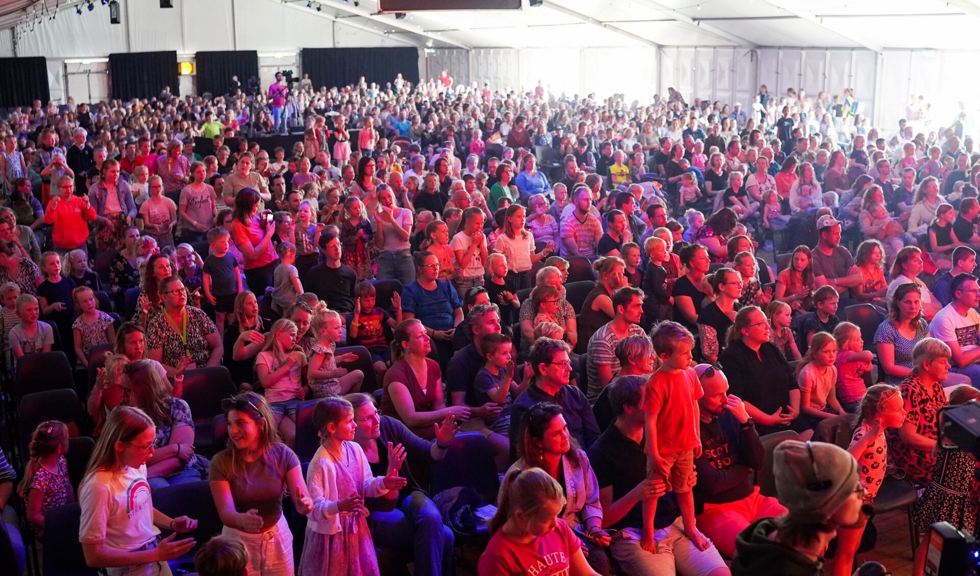 Naar schatting 14.000 bezoekers kwamen op deze editie van het Strandheem Festival af.