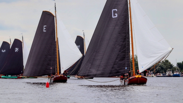 Skûtsje Grou wint op thuiswater en Heerenveen slaat om