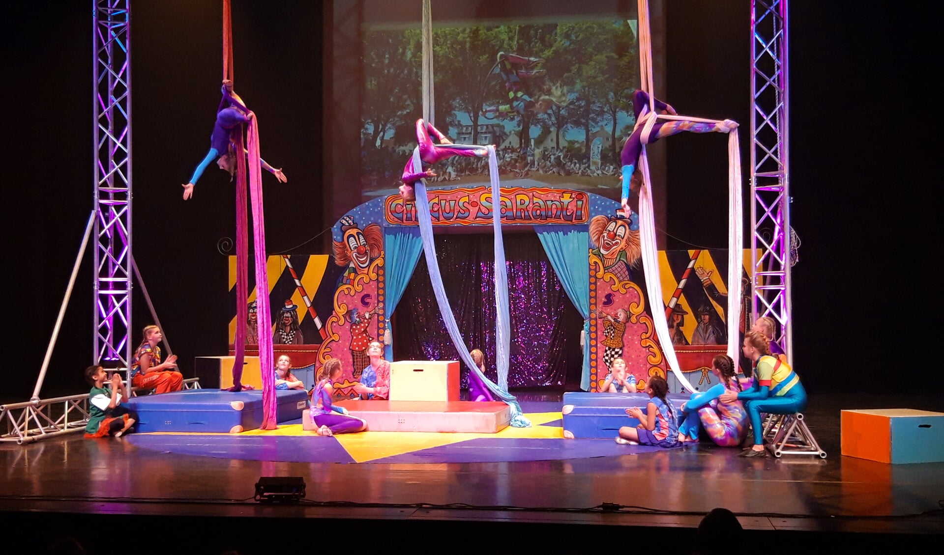 Circus Saranti.