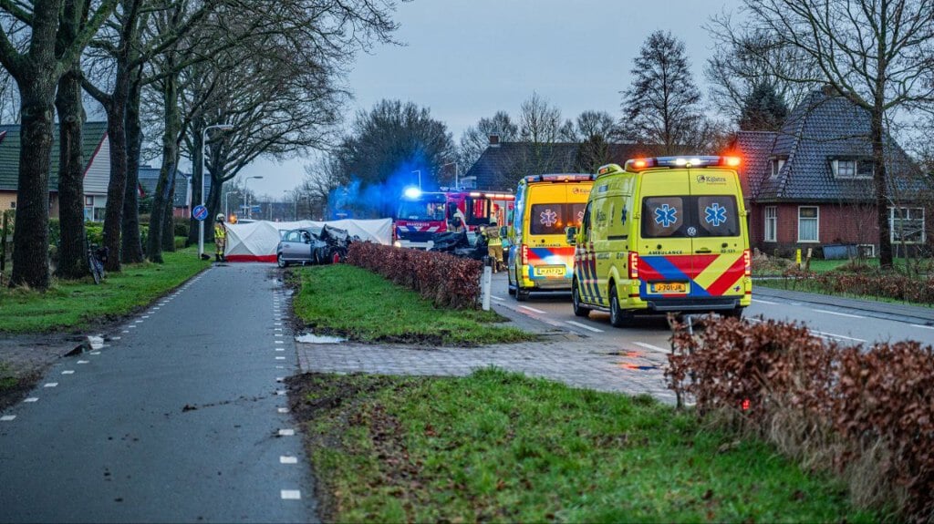 Drie doden bij frontale botsing op N369 bij Kootstertille - Al het ...