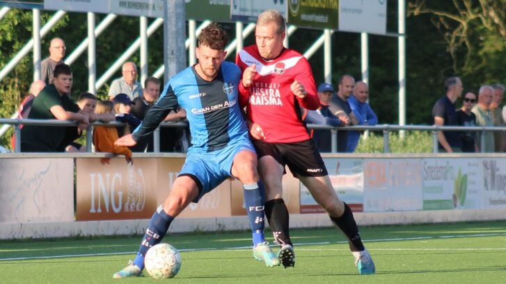 Broekster Boys winnaar in knotsgekke derby tegen FC Burgum.