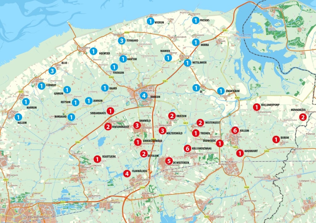 Op de kaart het aantal carbidlocaties waar een vergunning voor is afgegeven. In blauw de locaties uit editie Noord en in rood een deel van de locaties uit editie Midden. Scan de QR-code voor een impressie van het carbidschieten in Burgum in 2020.