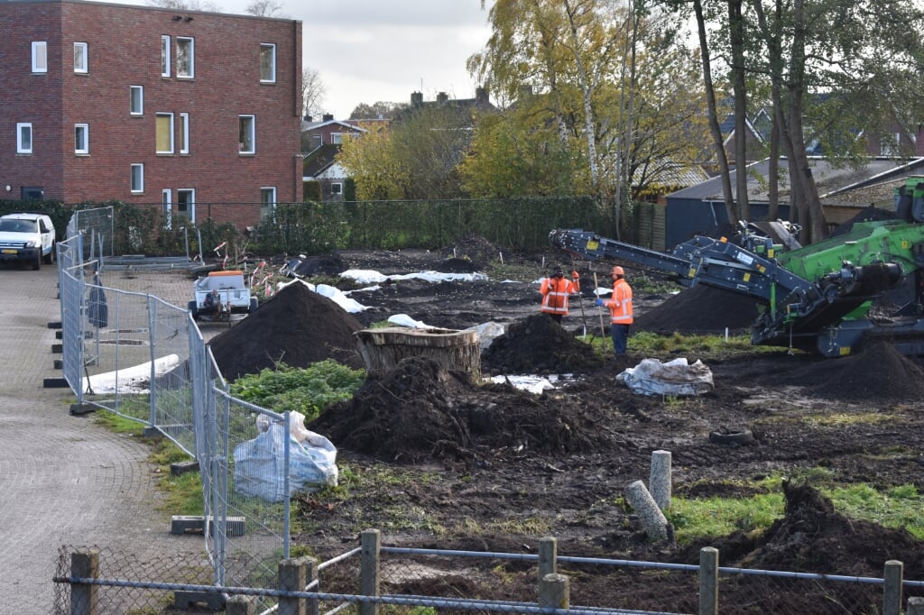 In november werd er nog druk gewerkt aan vernieuwingvan pleinen en straten in Surhuisterveen.