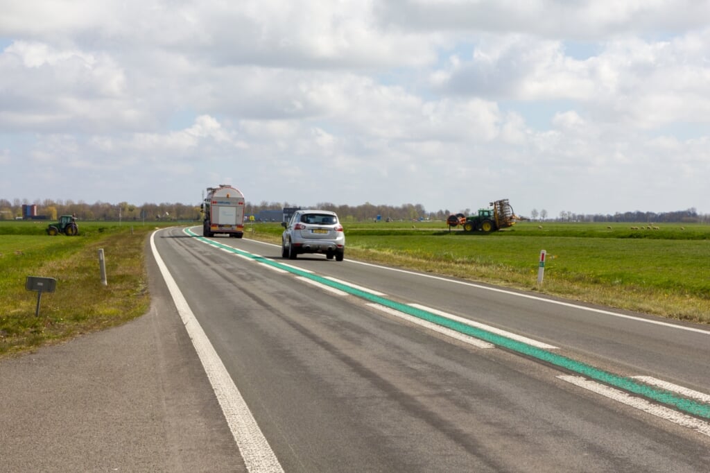 De Lauwersseewei: als de maximum snelheid verlaagd is naar 80 kilometer per uur, mag vermoedelijk ook landbouwverkeer over het stuk tussen tussen Dokkum en Aldtsjerk. 