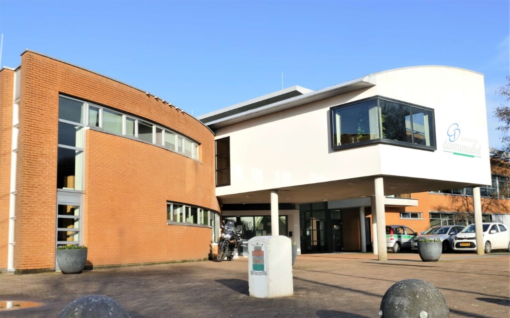 Het gemeentehuis in Damwâld.