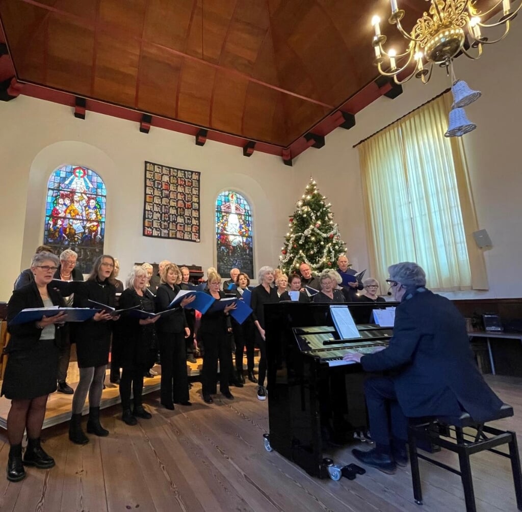 De vocal groups Blue Note en Vocal Chain een dubbelconcert in de Doopsgezinde Kerk in Drachten.
