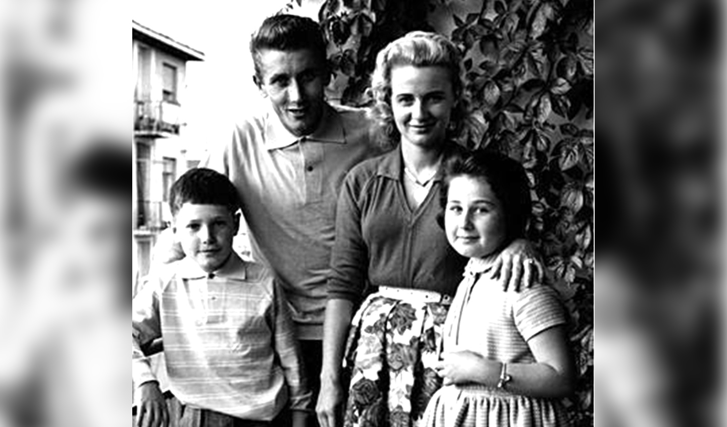 Het eerste gezin Anquetil met bovenaan Jacques en Janine en onder zoon Alain en dochter Anne, die later de moeder van zijn dochter zou worden.