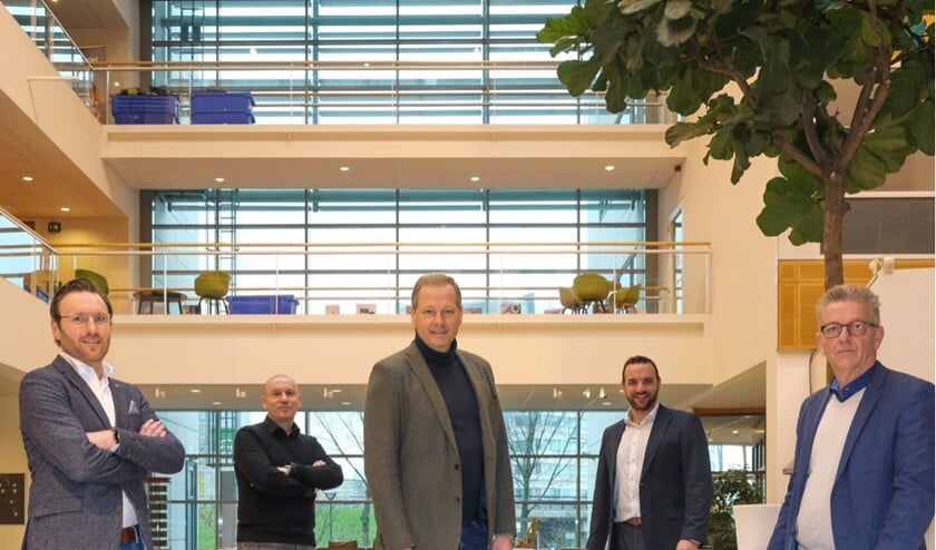 <p>• Foto van links naar rechts: Wilfred Pouleijn (BDUMedia), Erhard Soeterbroek (Telstar Mediagroep), Kees Reinders (DPG Media), Matthijs Malipaard (Rodi Media) en Bas Stikkelorum (DPG Media).</p>
