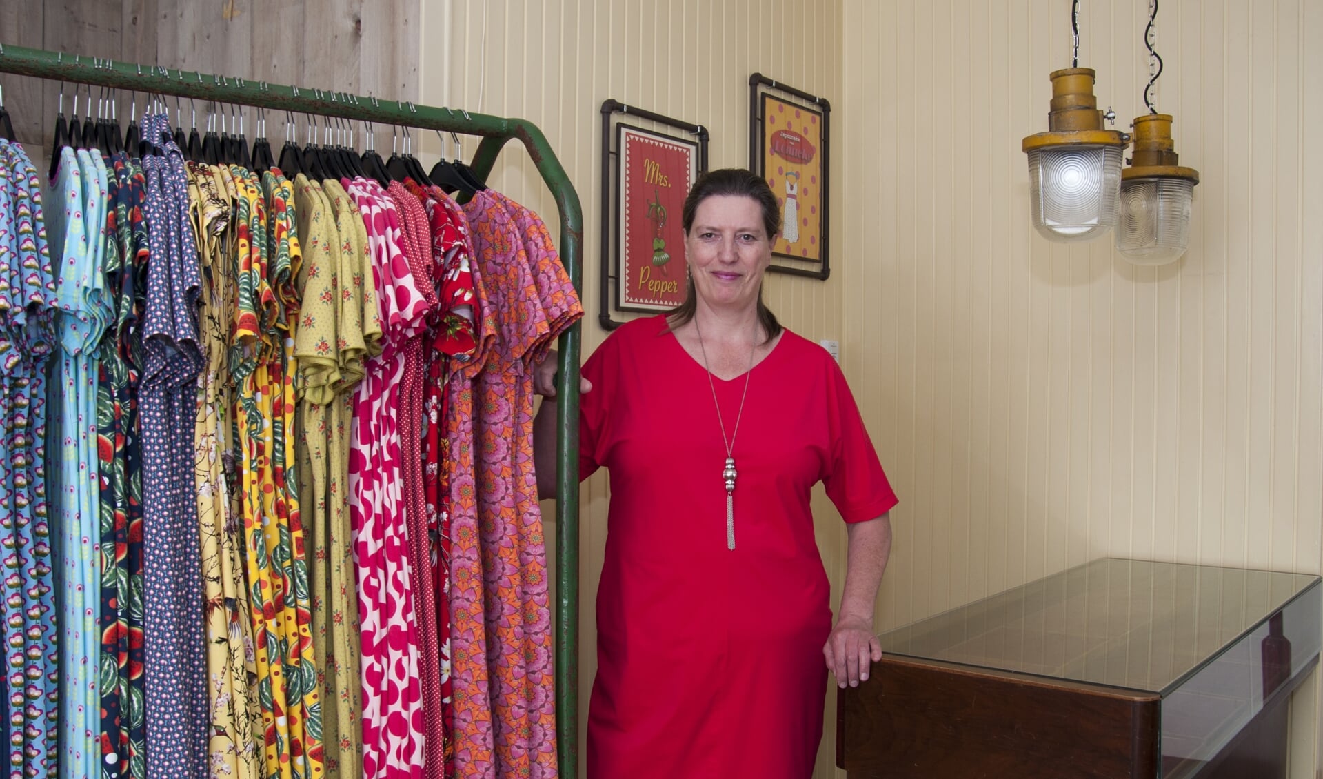 Ilona Strelitski is trots op haar eigen winkel. Foto: Marion Verhaaf