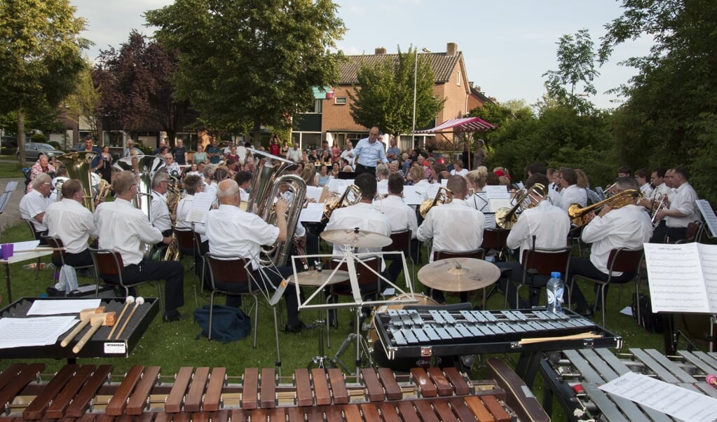 Het Harmonie Orkest Brummen liet het publiek genieten. Foto: Marion Verhaaf