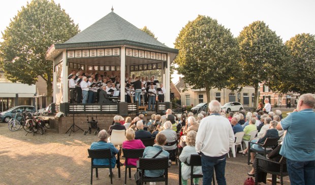 BMK-concert op Marktplein Brummen