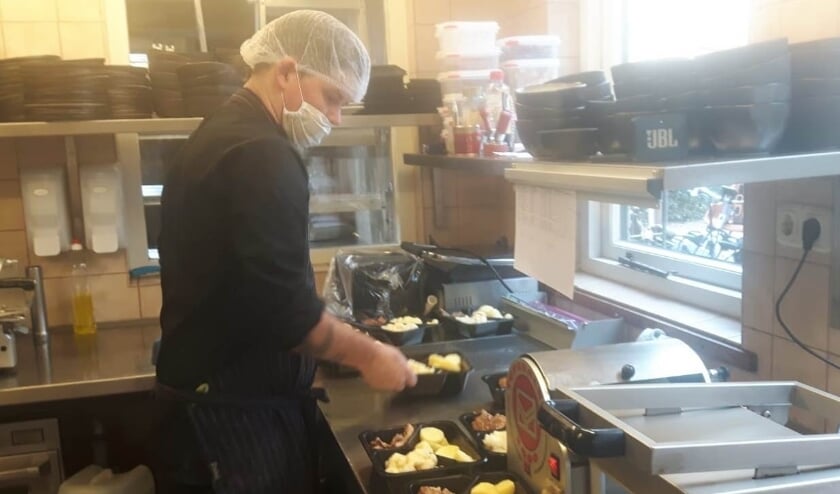 <p>Mensen en keuken beschikbaar voor de minder bedeelden.</p>