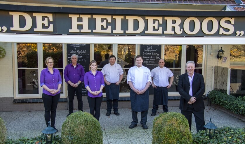 <p>Het team van De Heideroos met eigenaar Marcel Gardenbroek. Foto: Marion Verhaaf</p>