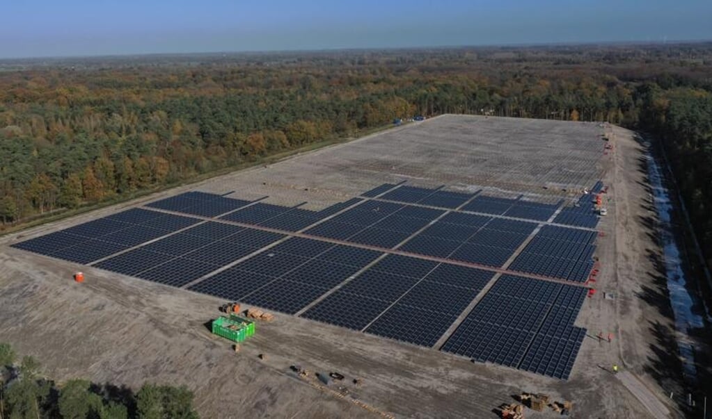 Voormalig stortplaats omgevormd naar groene energievoorziening.