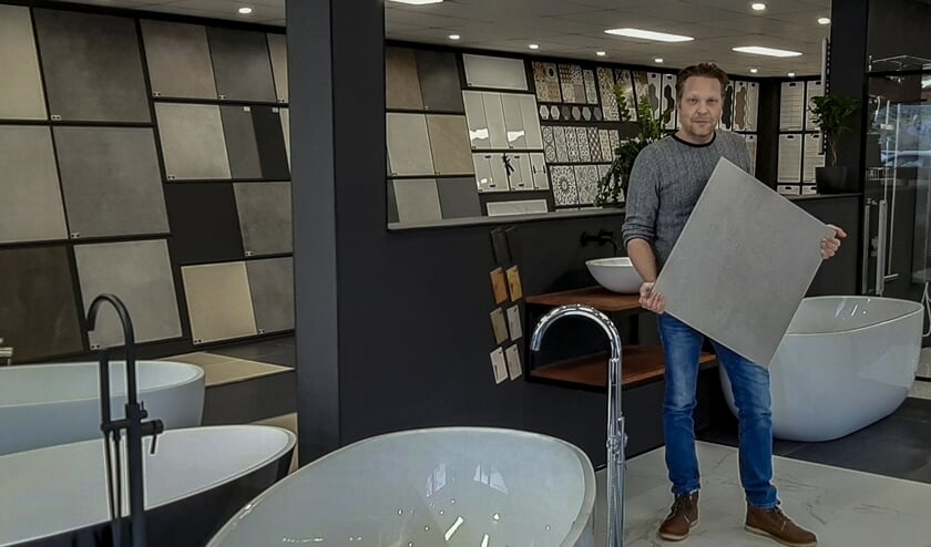 Marek Palm in zijn prachtige zaak. Foto: Marion Verhaaf