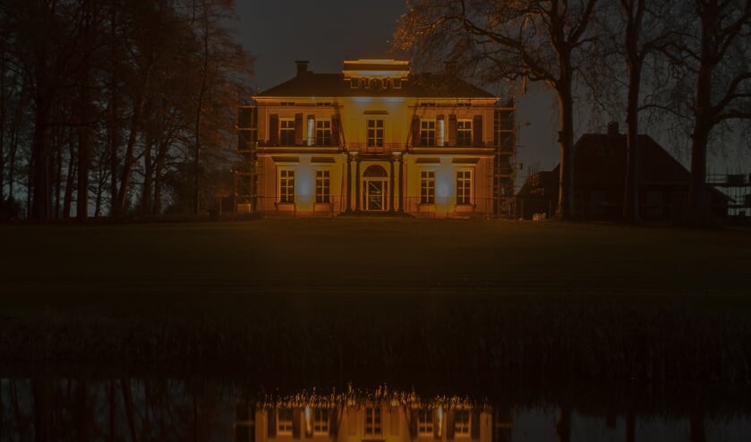 <p>Reuversweerd kleurt oranje</p>