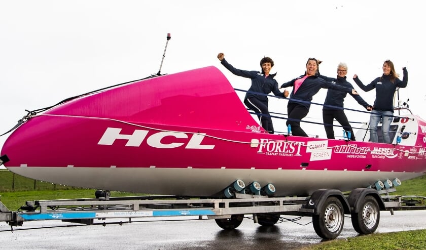 <p>Roeiboot 'Liberty" met het sterke team.</p>