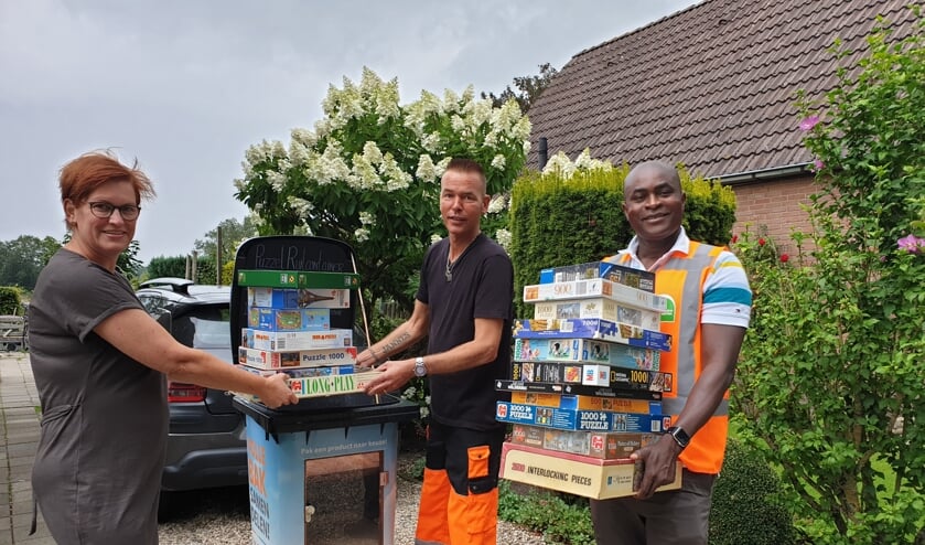 Marion Visschers, chauffeur Gerrit Poterman en teamleider Prince Efe