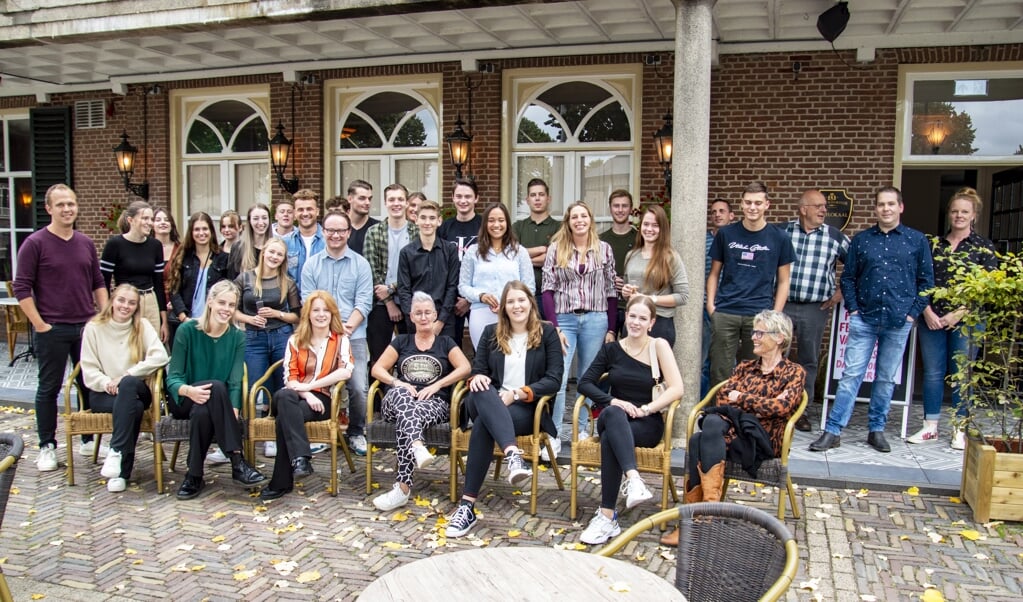 Het team van Proeflokaal & Gastrobar 't Kromhout met hun aanhang. Foto: Marion Verhaaf