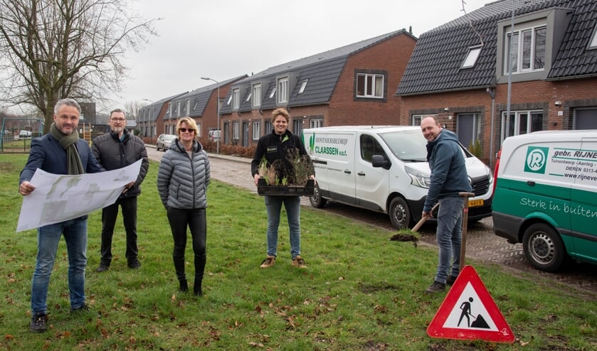 <p><em>V.l.n.r.: Arlin Wernicke (Veluwonen), Hans Berends, Ria Absen en Frank Claassen (’t Volmolenhofje), Arie Rijneveld (Gebr. Rijneveld). </em></p>
