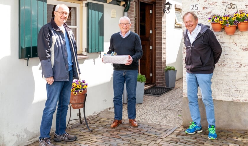 <p>Ton Reesink in het midden. Foto: Marja Poldermans</p>