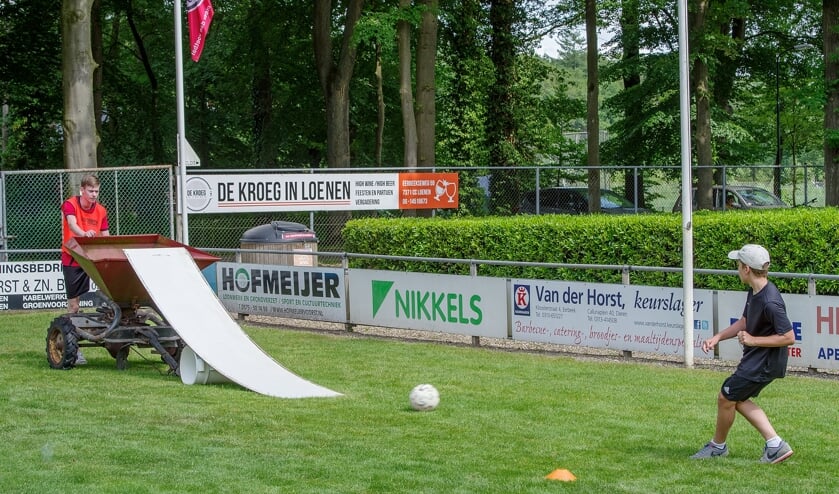 <p>Voetgolf bij vv Loenermark. Foto HMdeRegt</p>