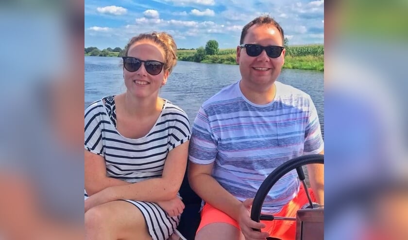 <table border="1" cellpadding="0" cellspacing="0" width="647"><tbody><tr><td valign="top" width="100%"><p>Ilona en Nick zeggen ’Ja’ voor de camera. Eigen foto.</p></td></tr></tbody></table>