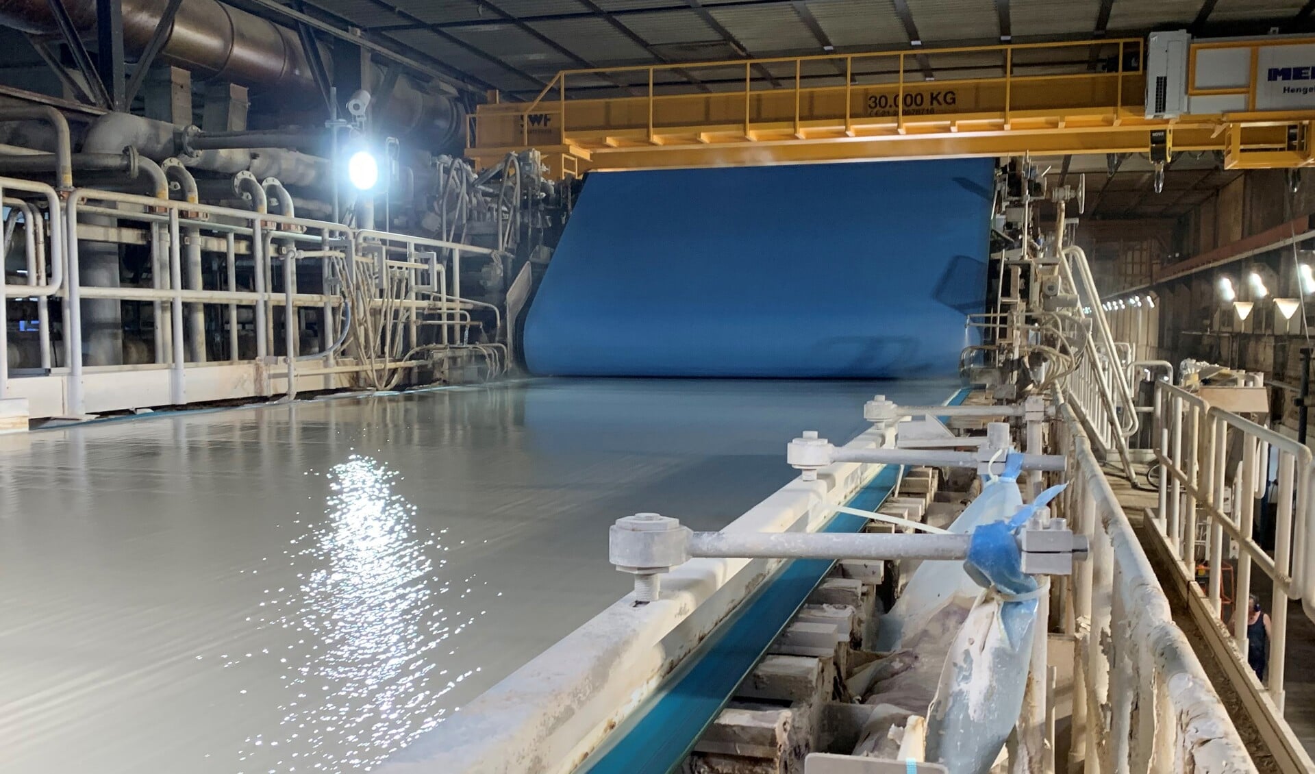Kartonmachine bij Folding Boxboard Eerbeek. Foto is eigendom van FBE.