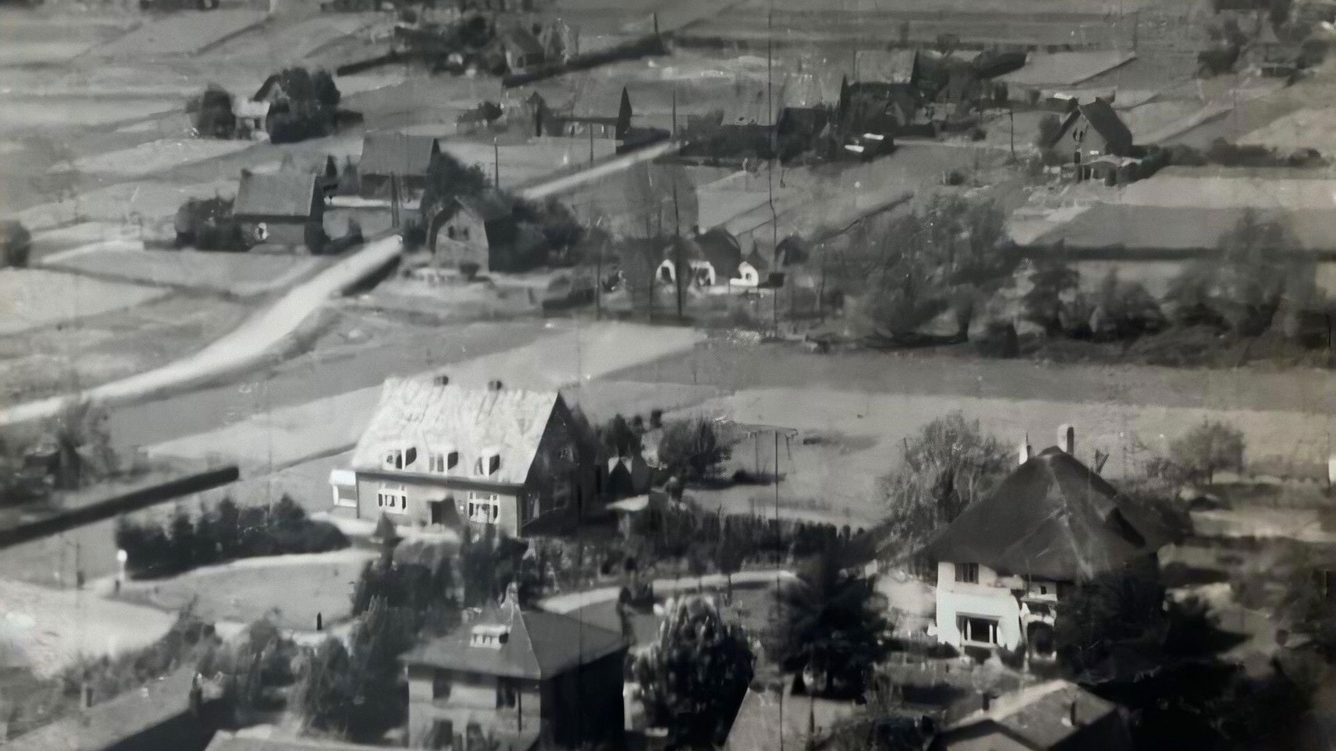 Luchtfoto jaren ‘30. Onder de Coldenhovenseweg, links de Volmolenweg. Bron: Eddy Arends.