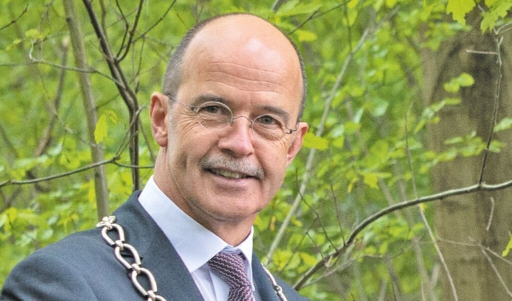 Burgemeester Alex van Hedel