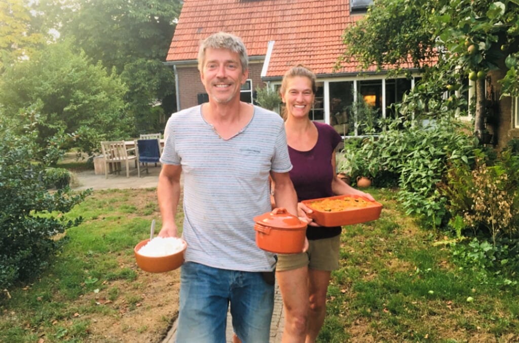 Peter de Vries en Ineke Broersma runnen in Empe samen De Deelgenoot, een kleinschalige, comfortabele groepsaccommodatie. Foto: De Deelgenoot
