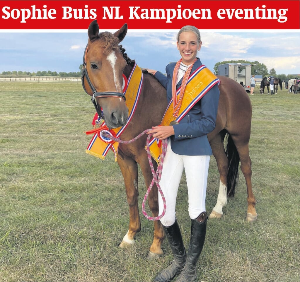 Sophie Buis (14 jaar) Nederlands Kampioen eventing